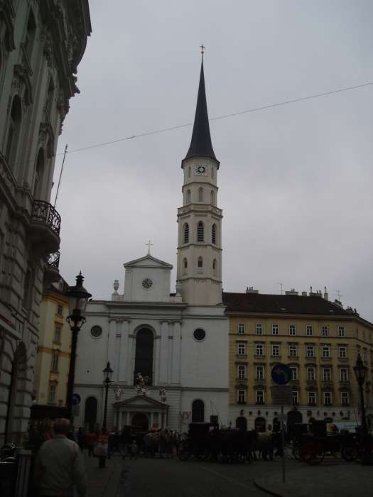 Michaelerplatz 1.jpg Michaelerplatz 1.jpg