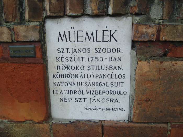 Pápa, Szent István út: Nepomuki Szent János szobor 2.kép.jpg Pápa, Szent István út: Nepomuki Szent János szobor 2.kép.jpg