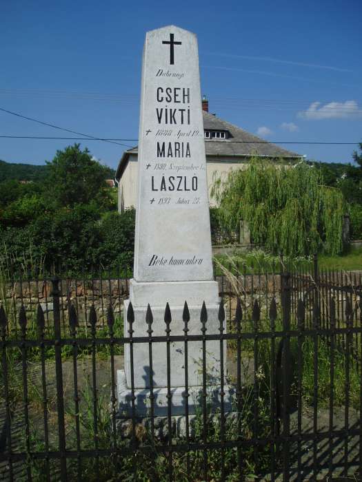 Sümeg, Temető: Cseh László sírja.jpg Sümeg, Temető: Cseh László sírja.jpg