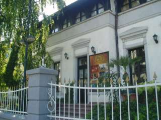 Siófok, Fő u. 93-95.jpg Siófok, Fő u. 93-95.jpg