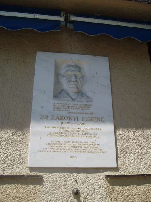 Siófok, Szabadság tér 06.jpg Siófok, Szabadság tér 06.jpg