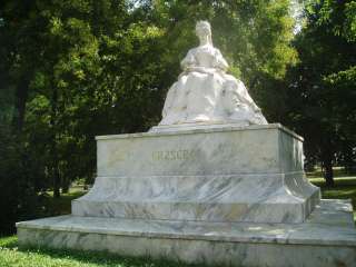 Szeged, Stefánia: Erzsébet királyné szobra.jpg Szeged, Stefánia: Erzsébet királyné szobra.jpg