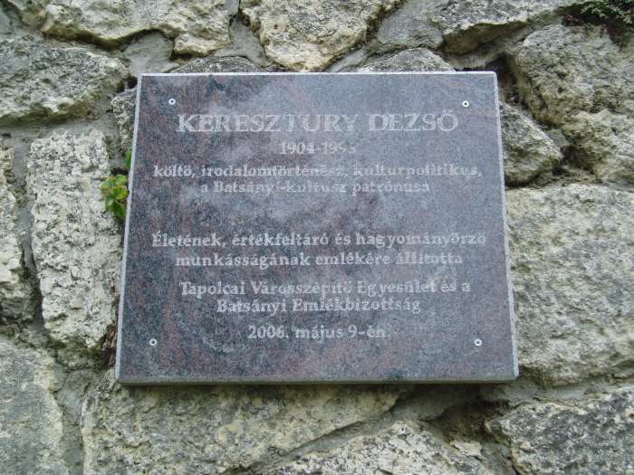 Tapolca, Városi Panteonfal. Keresztury Dezső.jpg Tapolca, Városi Panteonfal. Keresztury Dezső.jpg